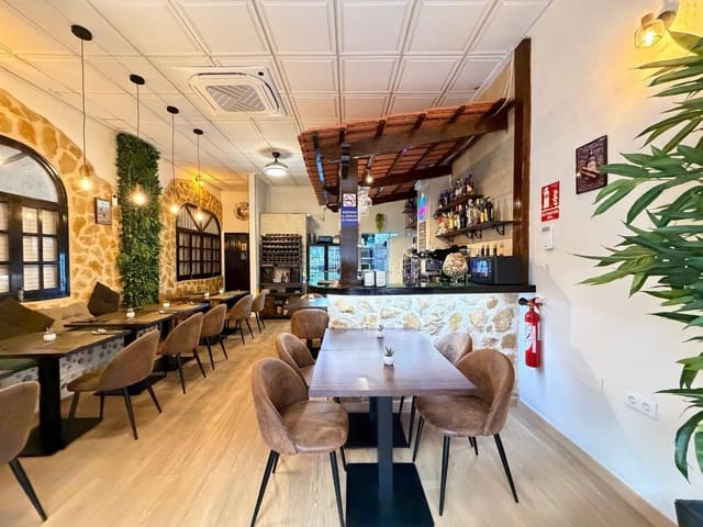 Comercial para venda em Playa de los Locos, Torrevieja - 200 000 € (Ref: 9695348)