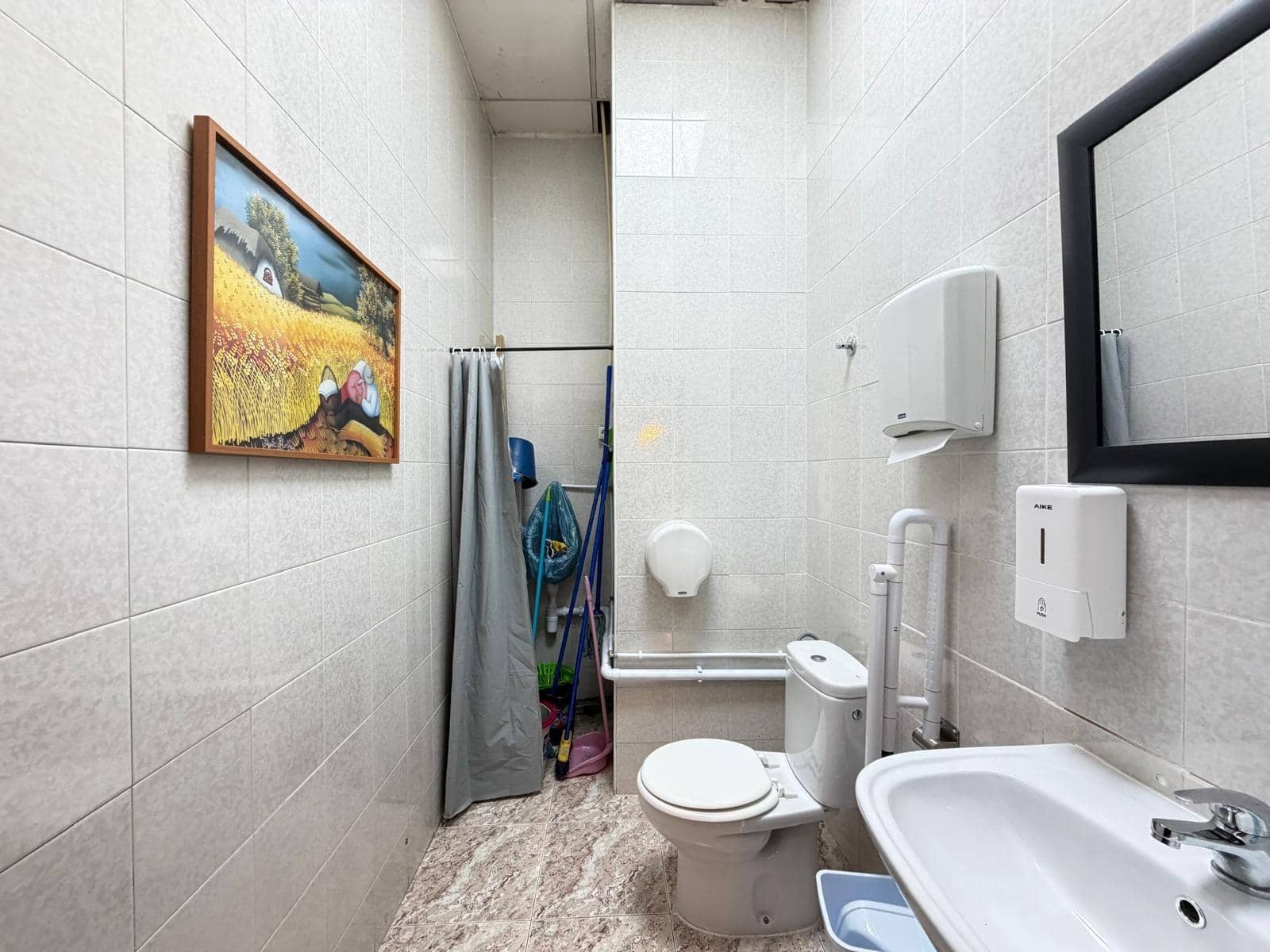 Comercial para venda em Torrevieja - 200 000 € (Ref: 9695348)