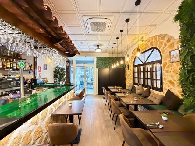 Comercial para venda em Playa de los Locos, Torrevieja - 200 000 € (Ref: 9695348)