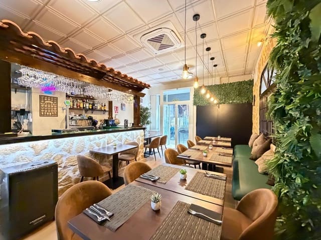 Comercial para venda em Playa de los Locos, Torrevieja - 200 000 € (Ref: 9695348)