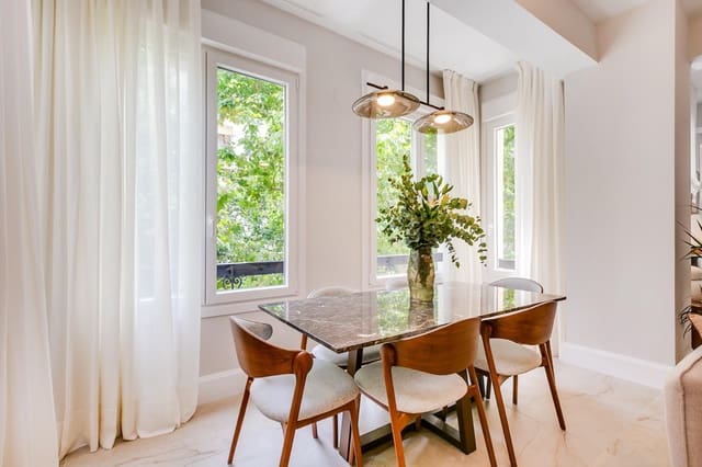 Piso de 3 habitaciones en Vallehermoso, Madrid ciudad en venta - 1.196.000 € (Ref: 9701630)