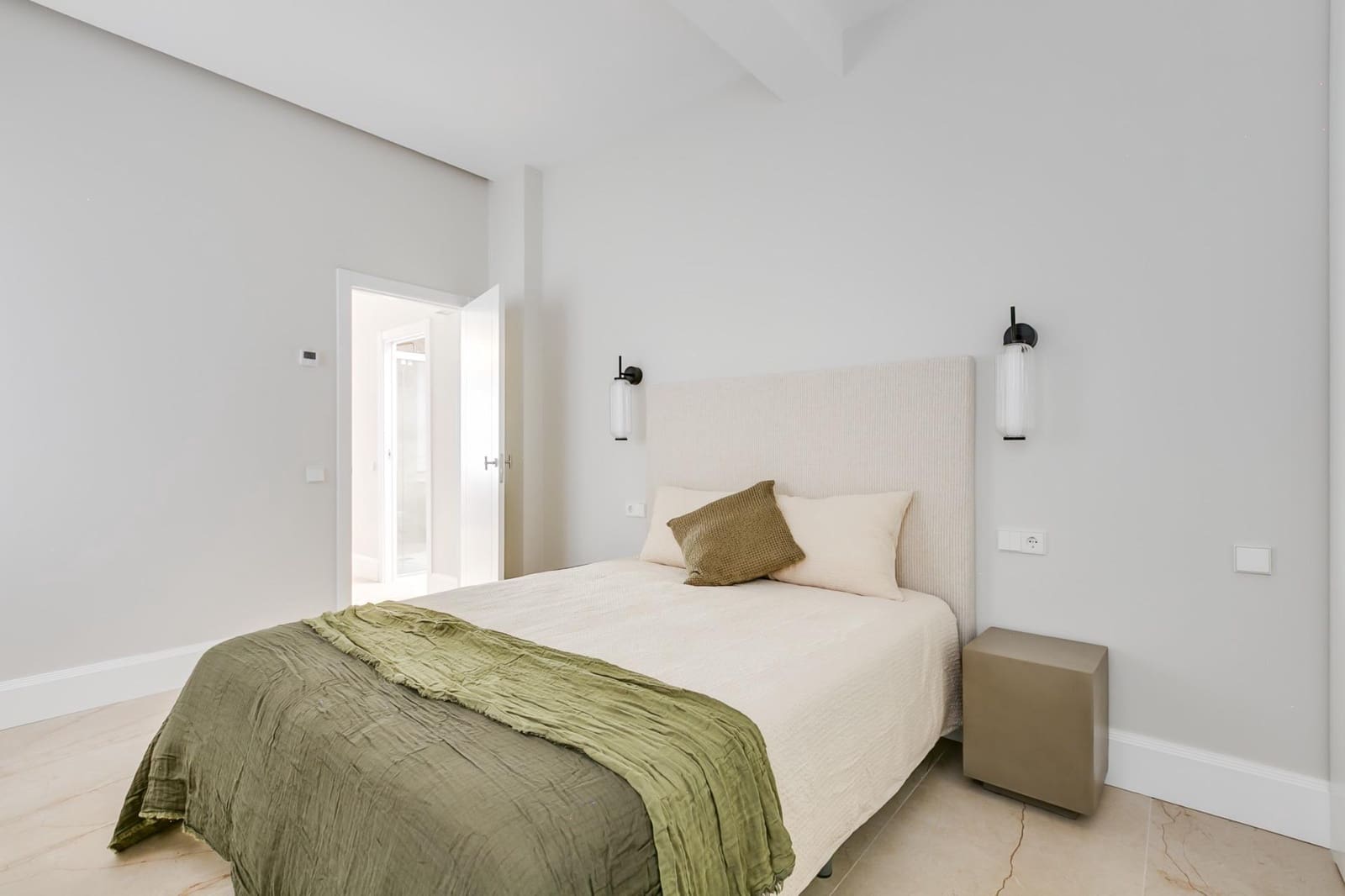 3 bedroom Flat for sale in Madrid city - € 1,196,000 (Ref: 9701630)