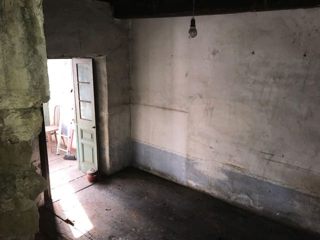 2 bedroom Finca/Country House for sale in Oviedo - € 28,000 (Ref: 9701632)