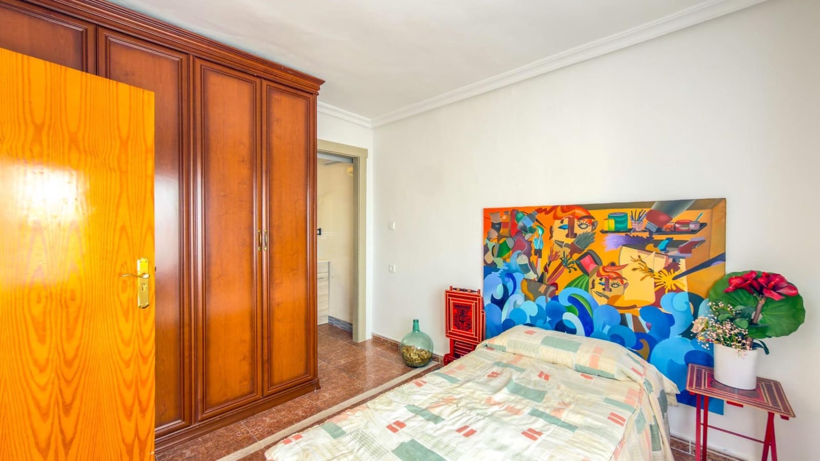 3 bedroom Penthouse for sale in Alicante / Alacant city - € 120,000 (Ref: 9711968)