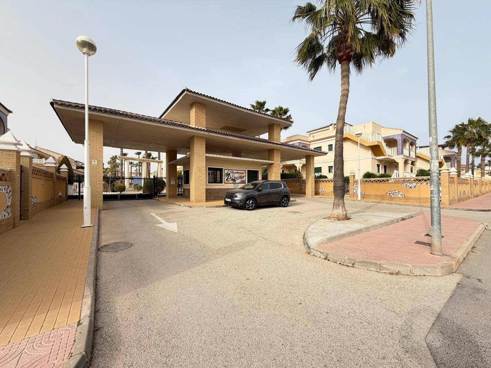 2 soveværelse Bungalow til salg i Dona Pepa med swimmingpool - € 159.900 (Ref: 9711973)