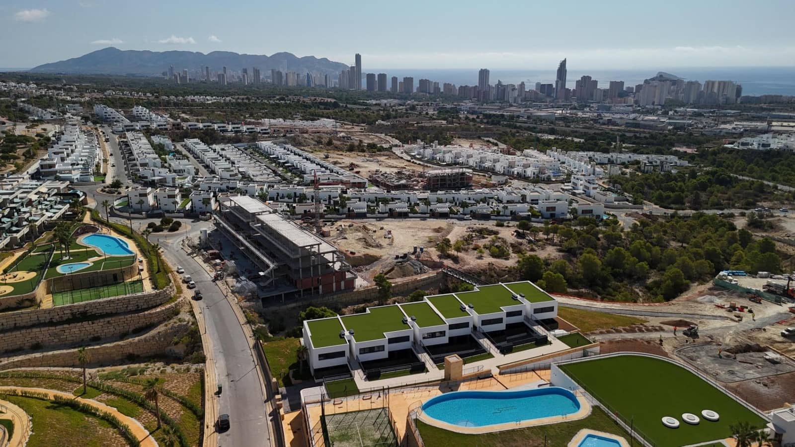 3 bedroom Apartment for sale in Finestrat with pool - € 495,000 (Ref: 9711974)