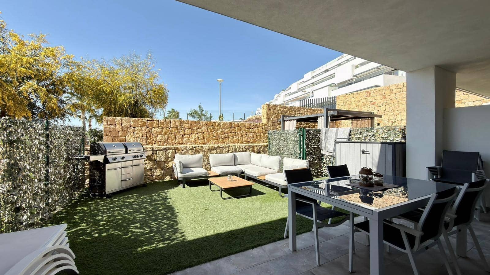 3 bedroom Apartment for sale in Finestrat with pool - € 495,000 (Ref: 9711974)