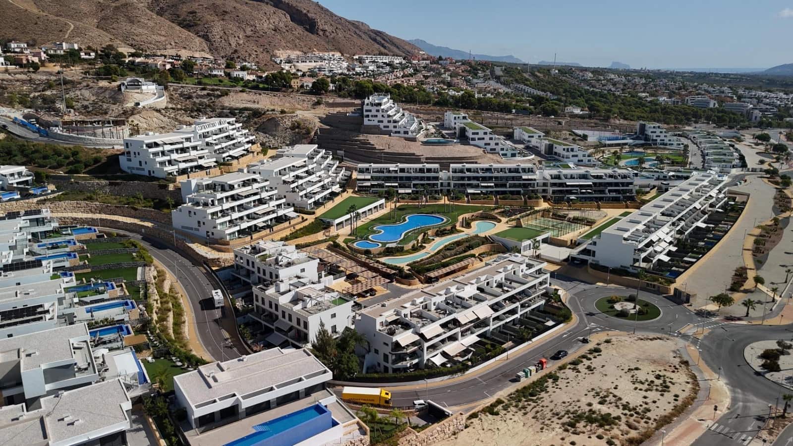 3 bedroom Apartment for sale in Finestrat with pool - € 495,000 (Ref: 9711974)