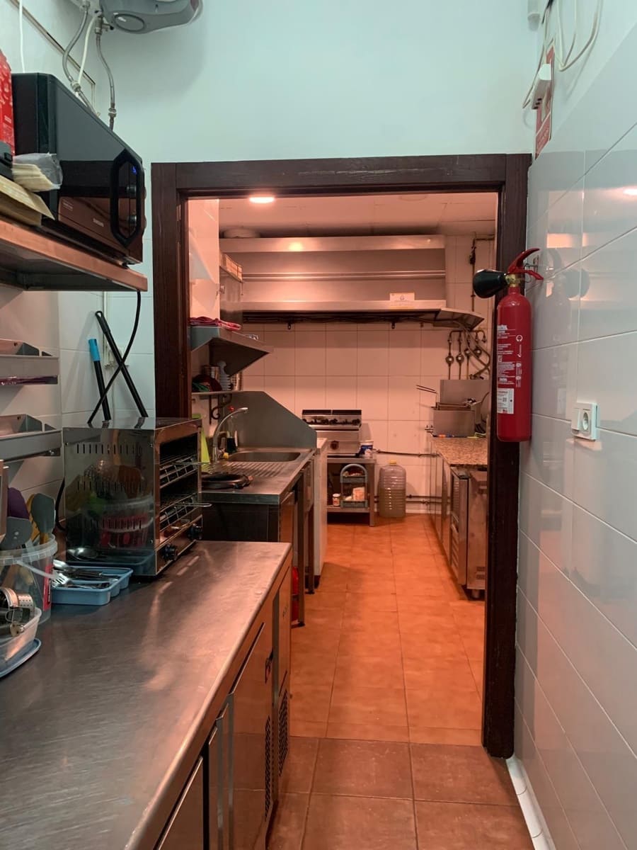 Comercial para venda em Torrevieja - 46 990 € (Ref: 9719956)