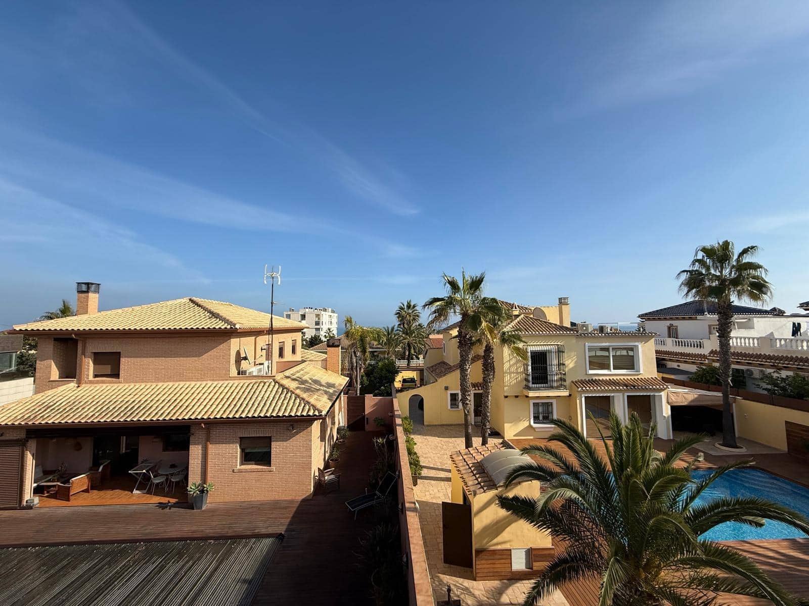 5 soveværelse Semi-Rækkehus til salg i La Mata - € 590.000 (Ref: 9719957)