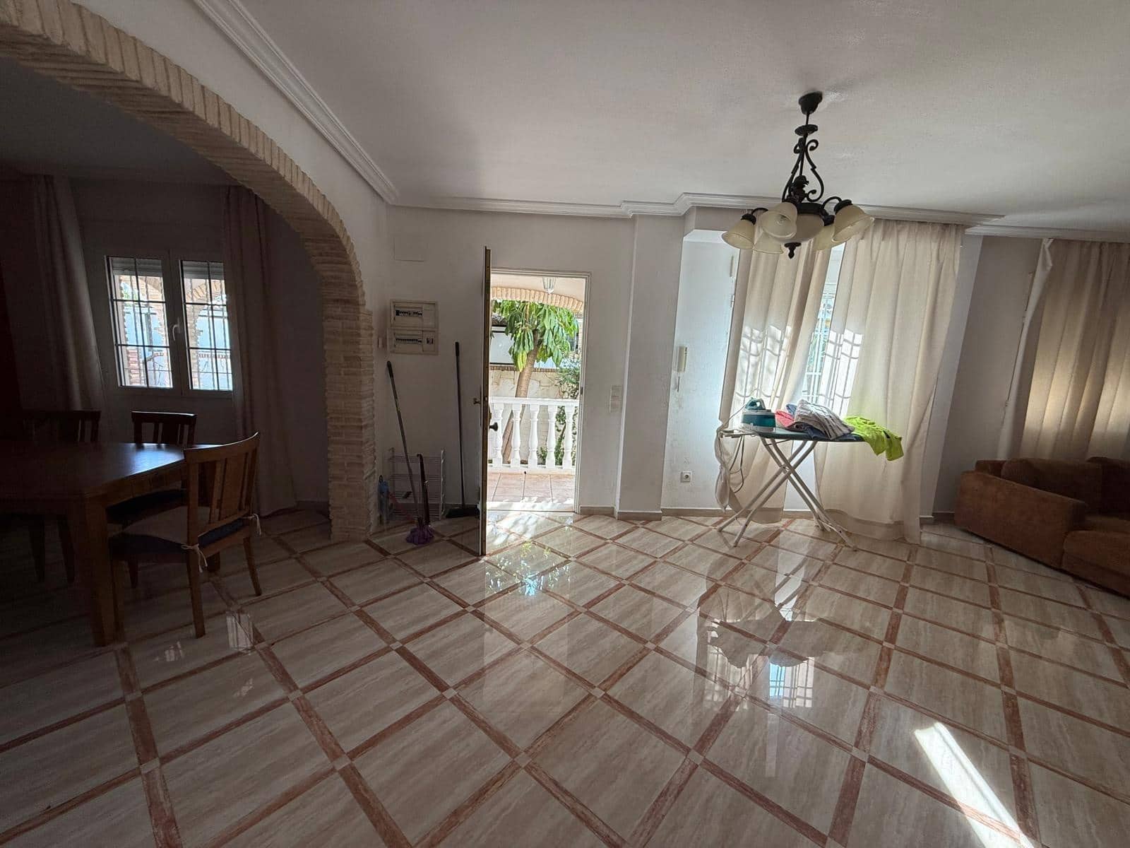 5 soveværelse Semi-Rækkehus til salg i La Mata - € 590.000 (Ref: 9719957)