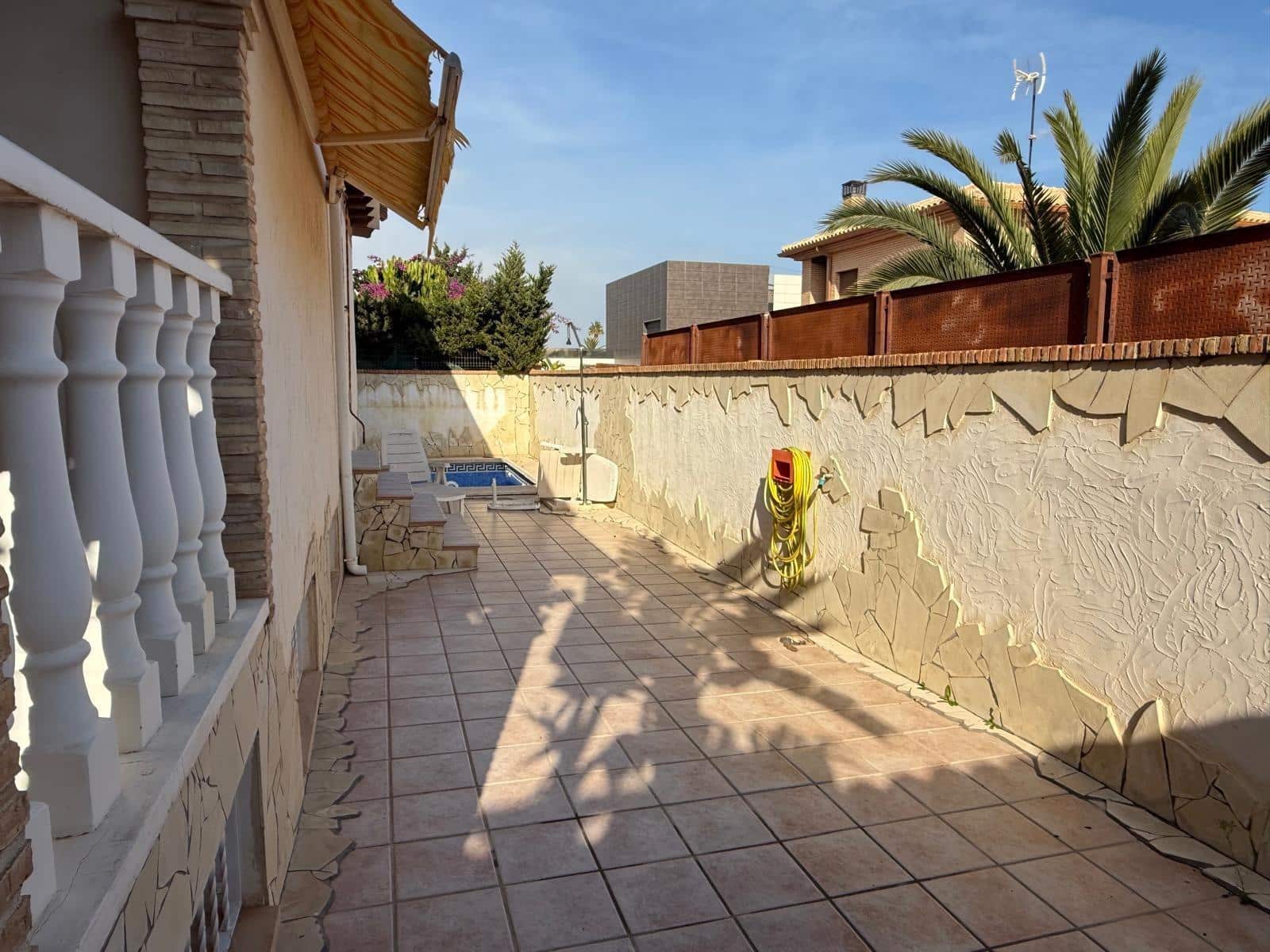 5 soveværelse Semi-Rækkehus til salg i La Mata - € 590.000 (Ref: 9719957)