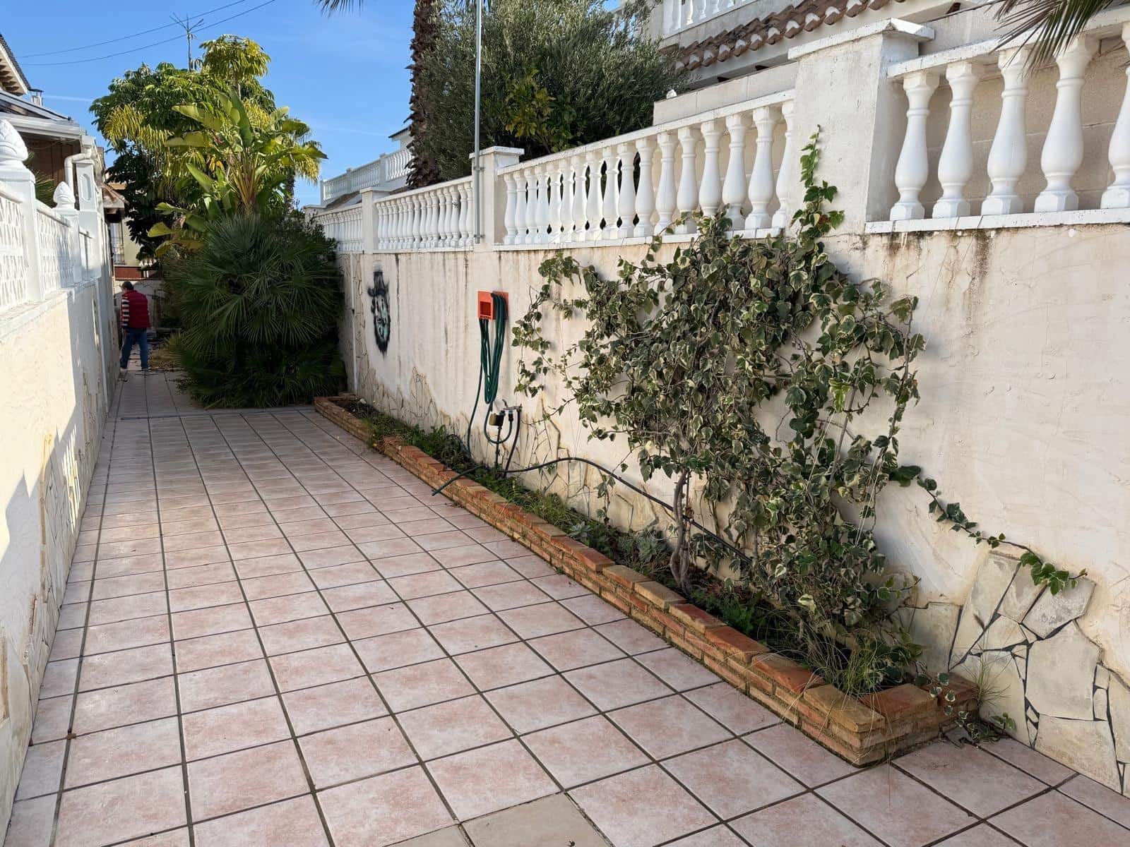 5 soveværelse Semi-Rækkehus til salg i La Mata - € 590.000 (Ref: 9719957)