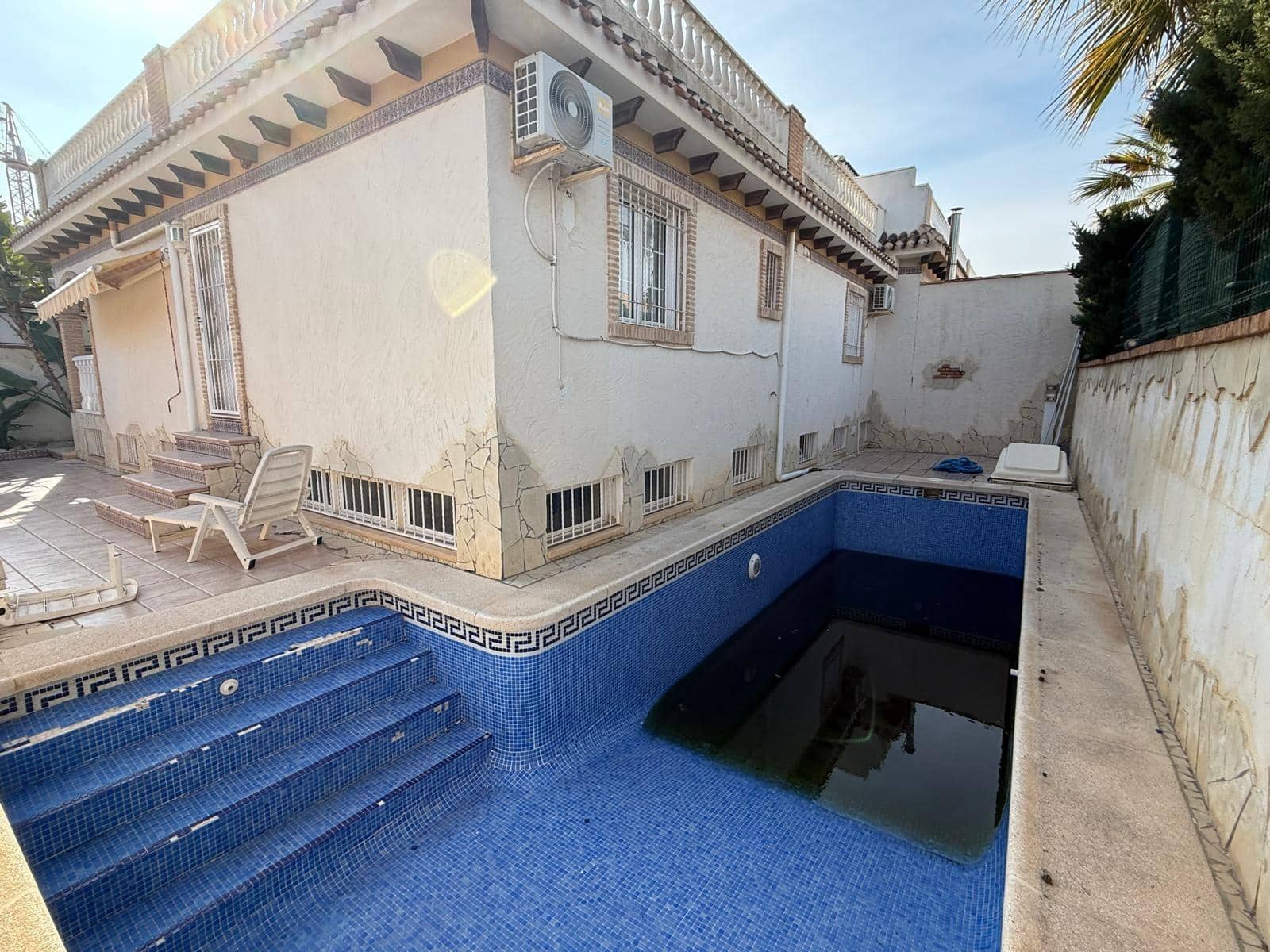 5 soveværelse Semi-Rækkehus til salg i La Mata - € 590.000 (Ref: 9719957)