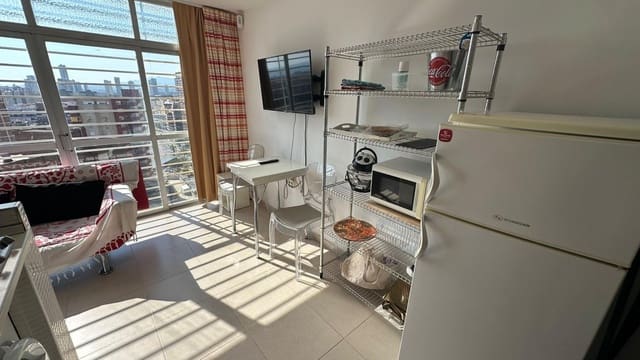 1 slaapkamer Appartement te koop in Juzgados - Plaza de Toros, Benidorm met zwembad - € 143.000 (Ref: 9721702)
