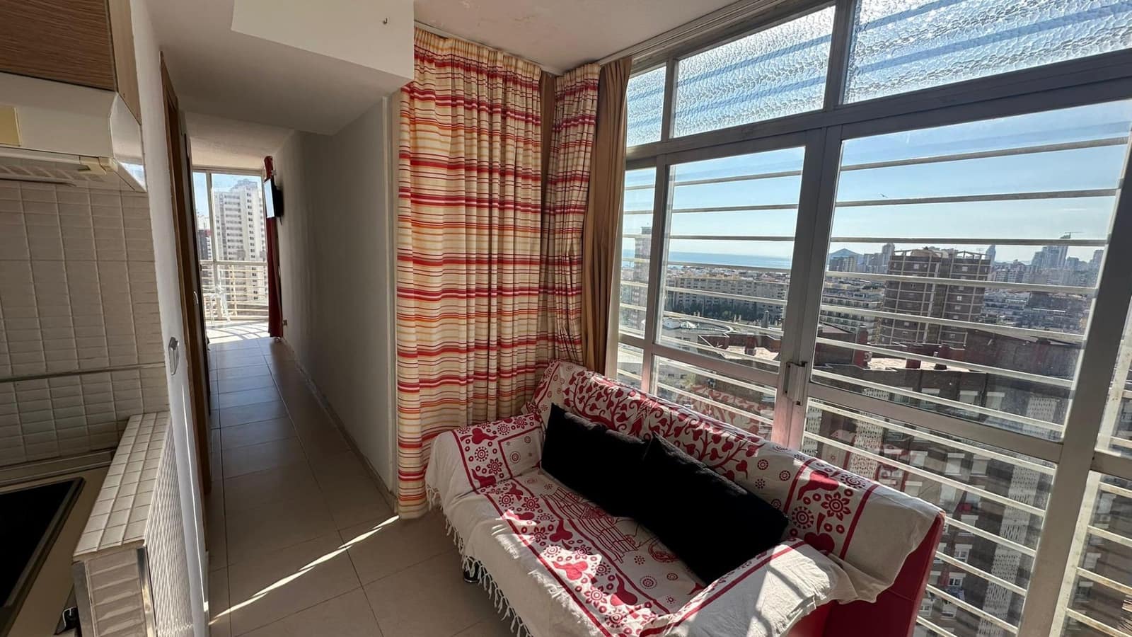 1 slaapkamer Appartement te koop in Benidorm met zwembad - € 143.000 (Ref: 9721702)