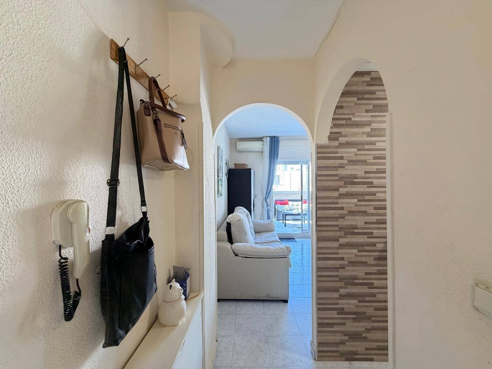 Ático de 1 habitación en Torrevieja en venta - 126.000 € (Ref: 9721706)