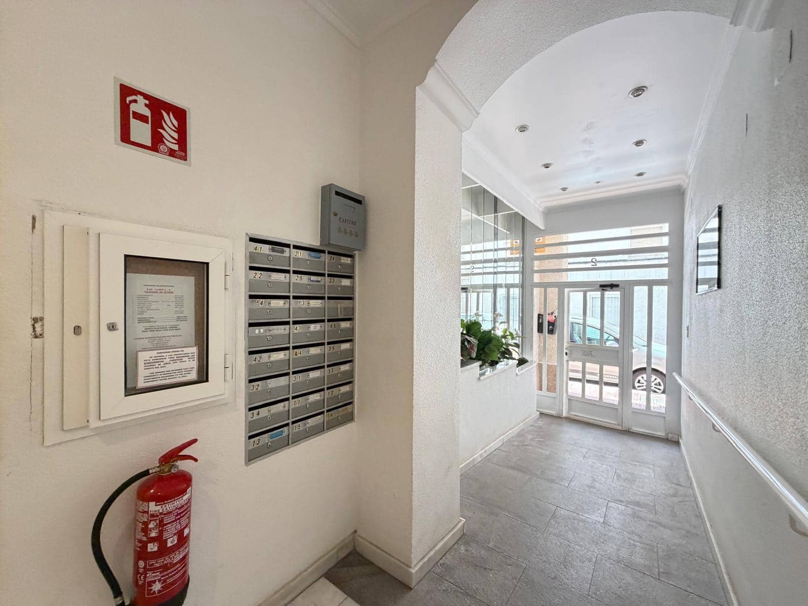 Ático de 1 habitación en Torrevieja en venta - 126.000 € (Ref: 9721706)