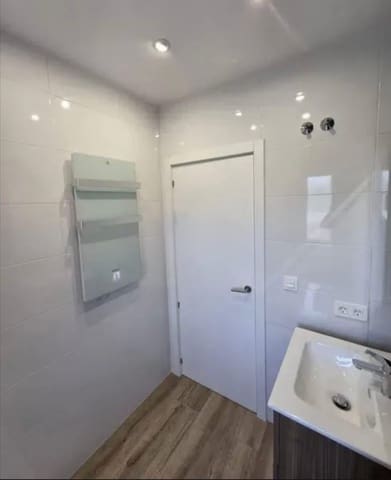 2 bedroom Apartment for sale in Oviedo - € 74,000 (Ref: 9732124)