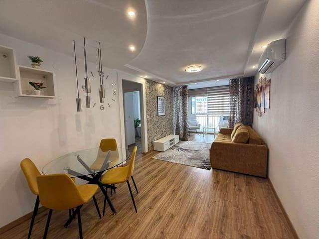 Apartamento de 2 habitaciones en Centro, Torrevieja en venta con piscina - 179.900 € (Ref: 9735587)