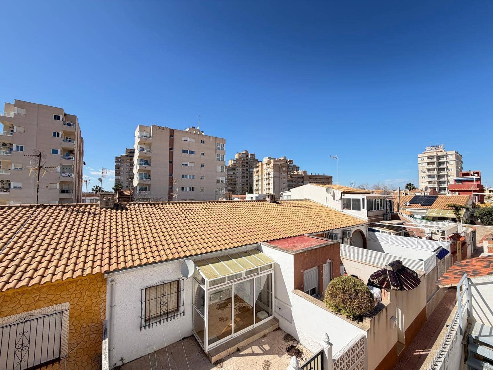 1 Zimmer Reihenhaus zu verkaufen in Torrevieja - 133.000 € (Ref: 9738565)