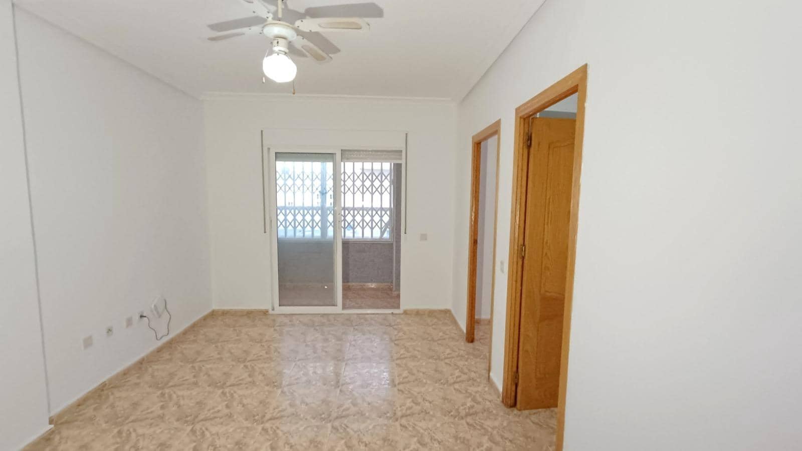 2 slaapkamer Appartement te koop in Torrevieja - € 109.000 (Ref: 9738567)