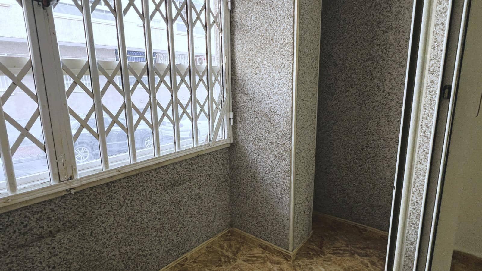 2 slaapkamer Appartement te koop in Torrevieja - € 109.000 (Ref: 9738567)