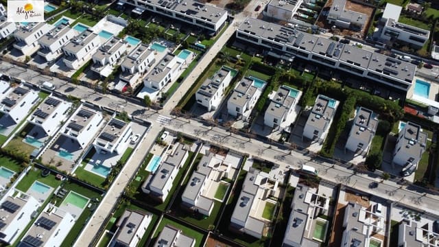 4 Zimmer Villa zu verkaufen in Bétera mit Pool Garage - 800.000 € (Ref: 9741744)