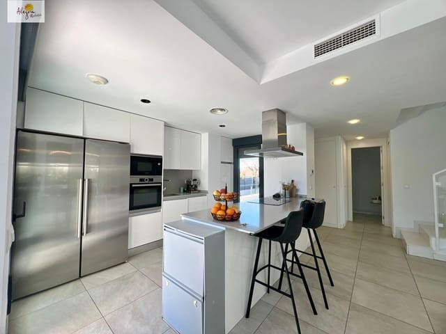 4 Zimmer Villa zu verkaufen in Bétera mit Pool Garage - 800.000 € (Ref: 9741744)