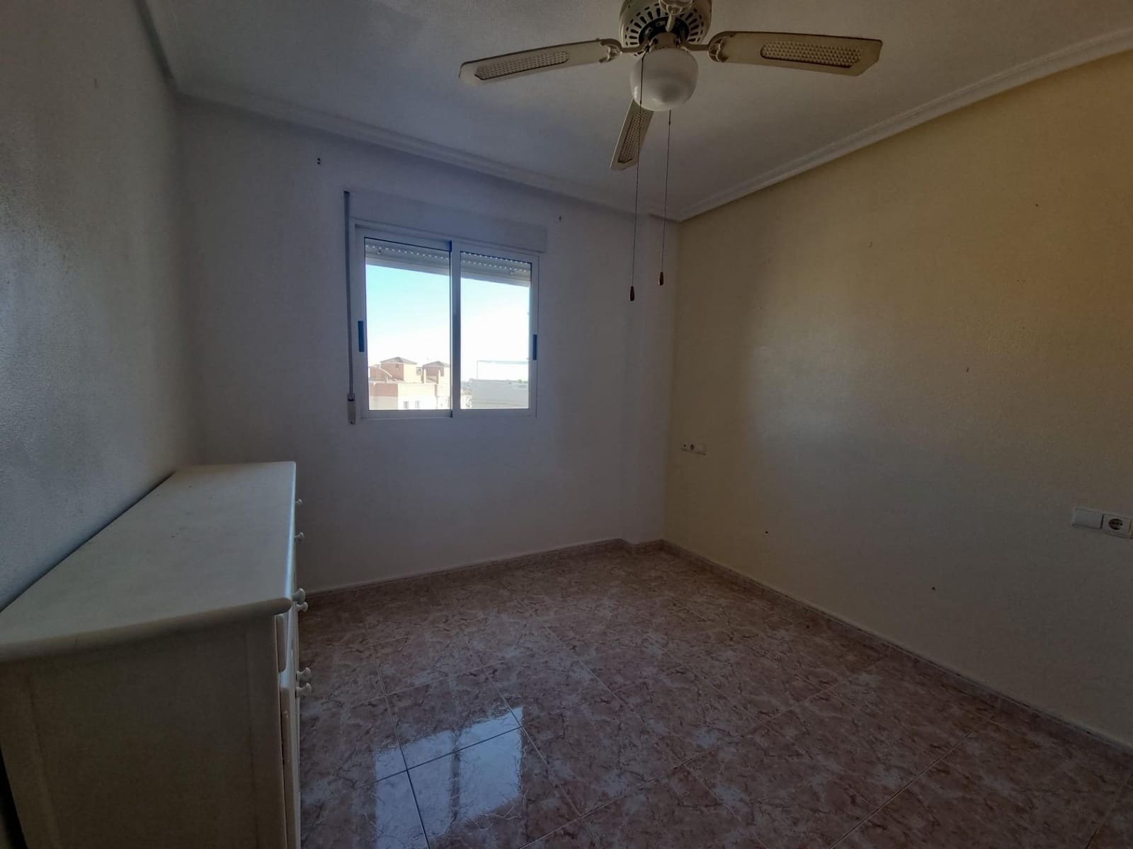 2 slaapkamer Appartement te koop in Torrevieja - € 125.000 (Ref: 9741747)