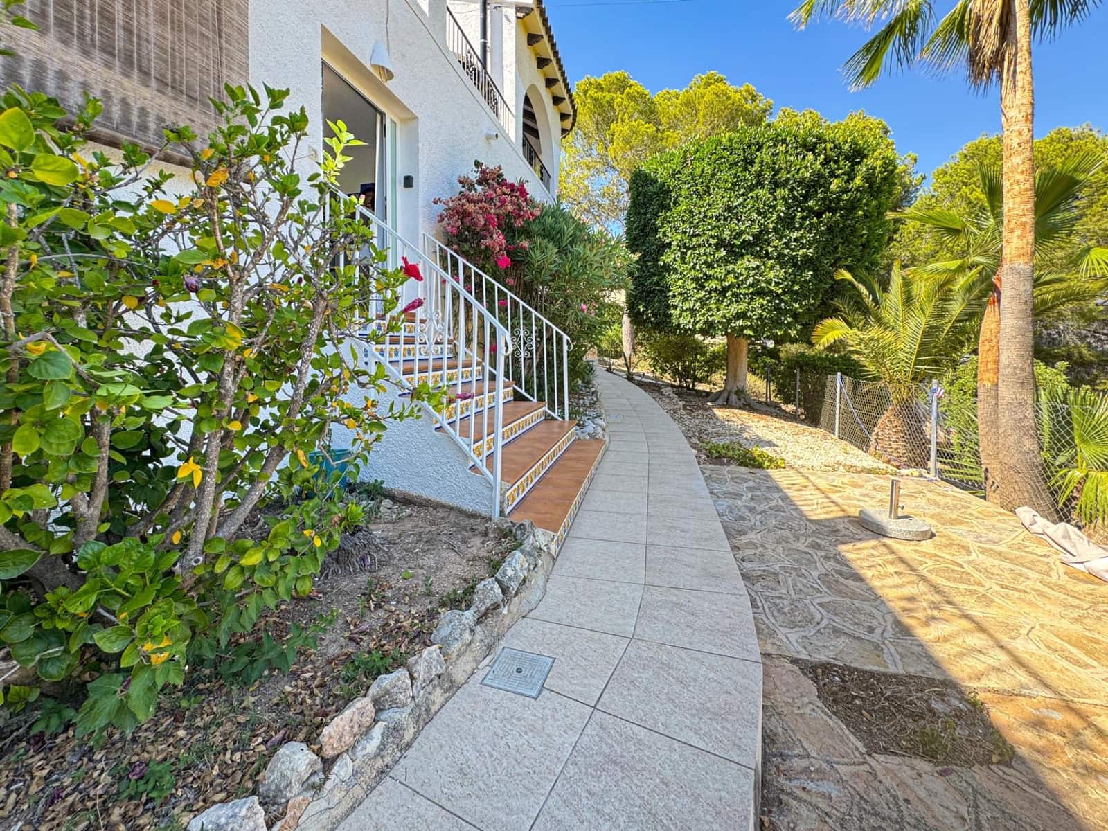 3 soveværelse Villa til salg i La Nucia med swimmingpool - € 788.000 (Ref: 9747889)