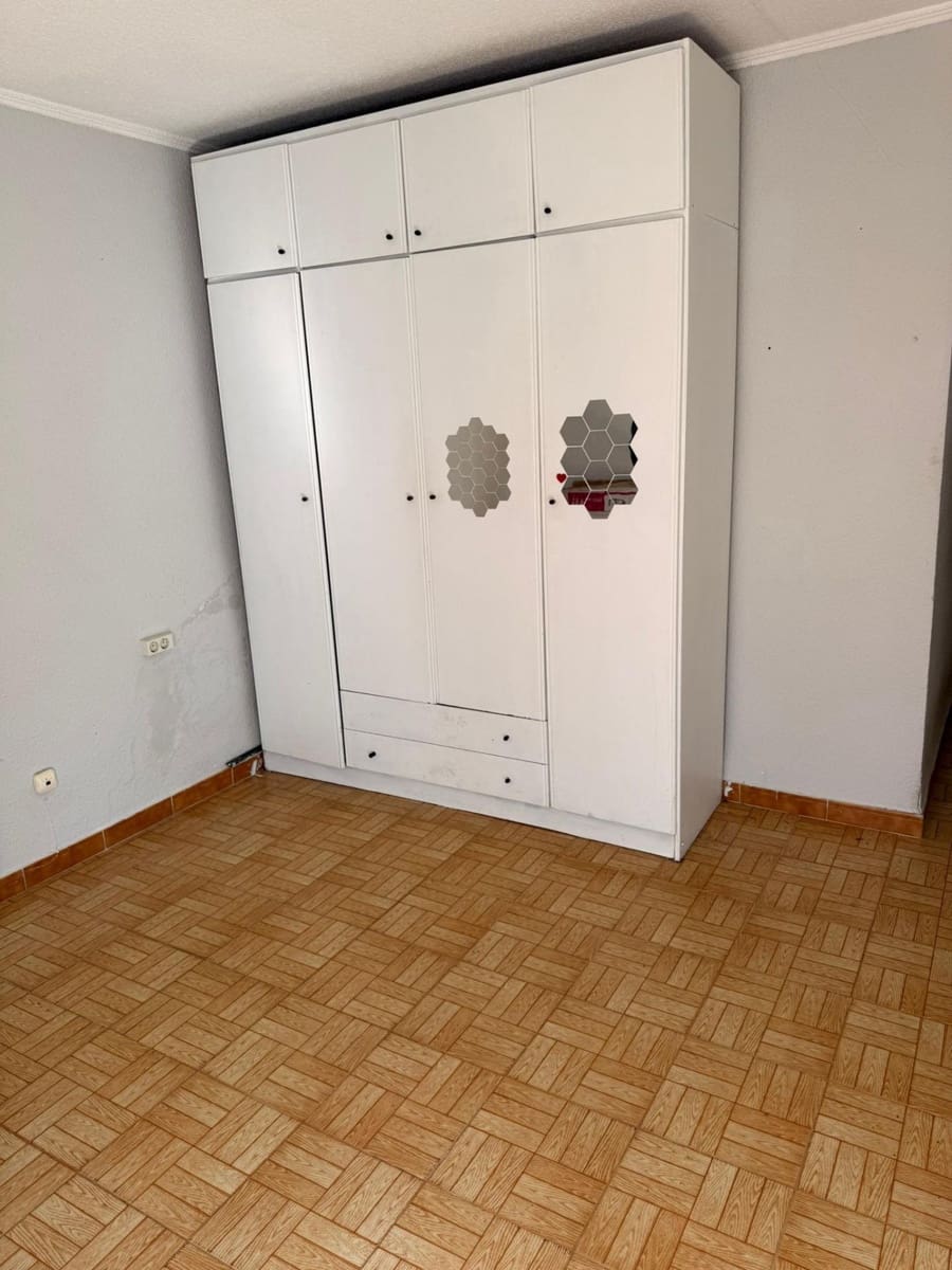 3 quarto Apartamento para venda em Alicante cidade - 150 000 € (Ref: 9758966)
