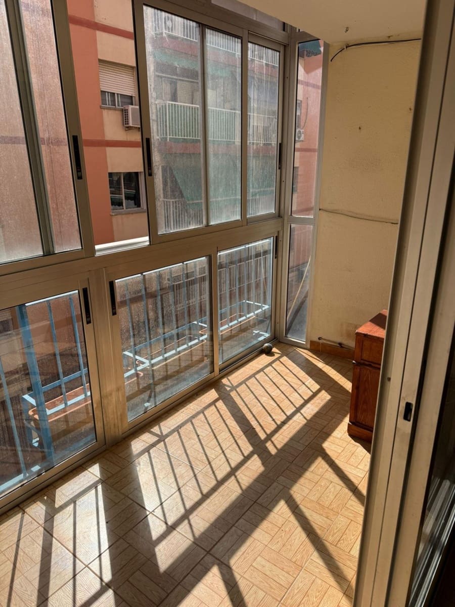3 quarto Apartamento para venda em Alicante cidade - 150 000 € (Ref: 9758966)