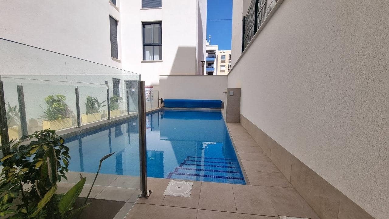 2 chambre Penthouse à vendre à Torrevieja avec piscine - 341 000 € (Ref: 9758969)