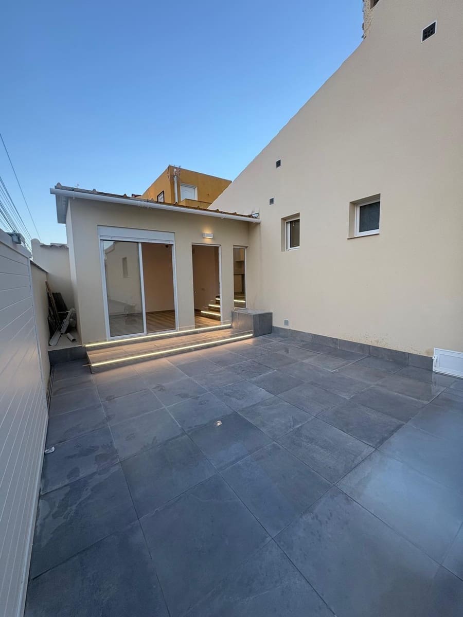 2 sovrum Radhus till salu i Torrevieja - 235 000 € (Ref: 9761981)