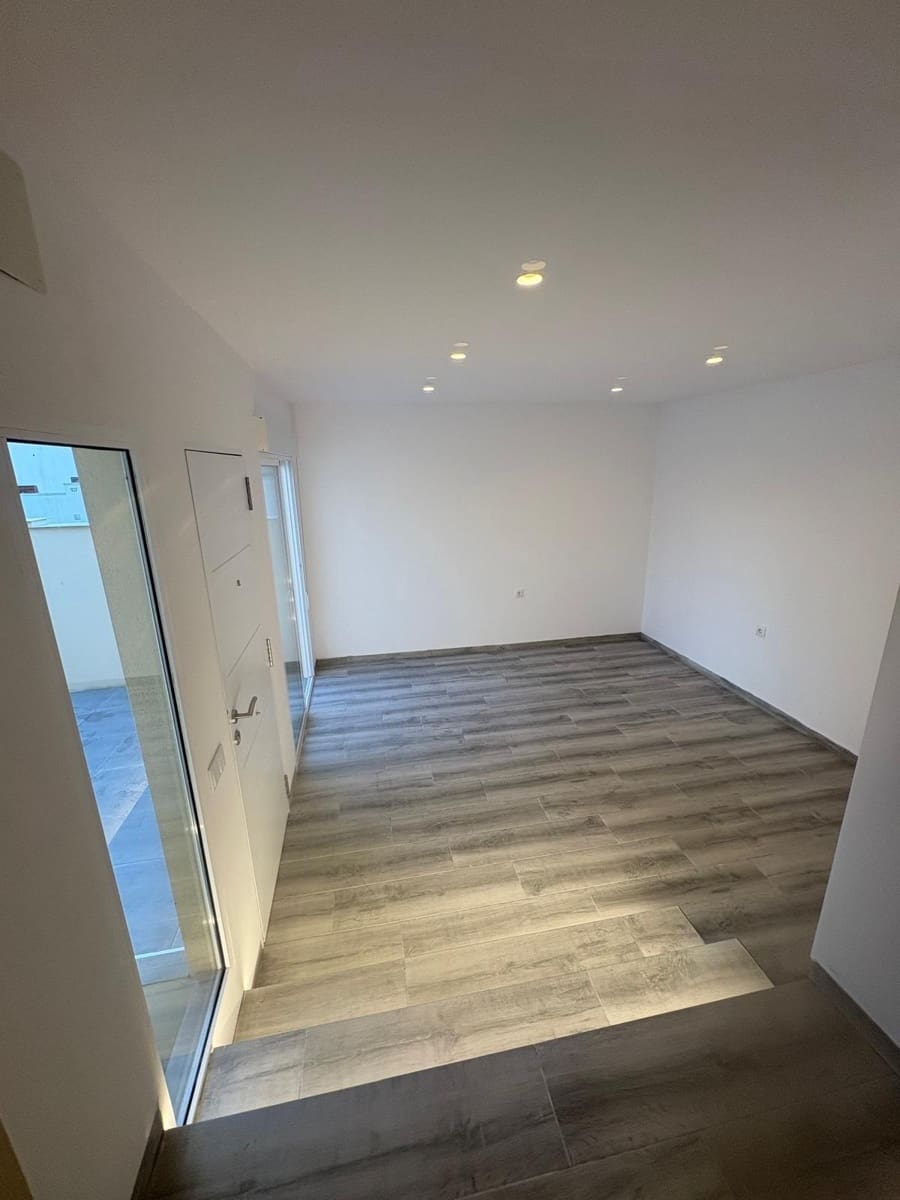 2 sovrum Radhus till salu i Torrevieja - 235 000 € (Ref: 9761981)