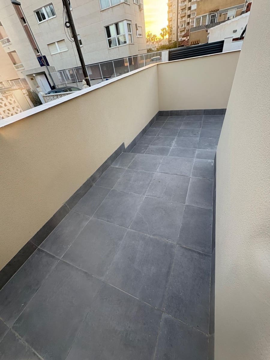 2 sovrum Radhus till salu i Torrevieja - 235 000 € (Ref: 9761981)