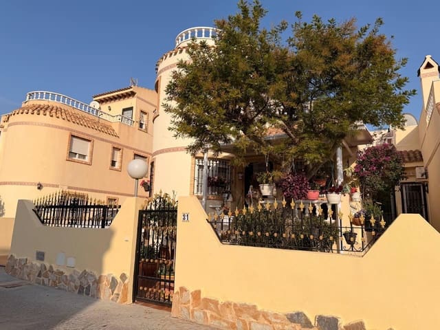 3 makuuhuone Rivitalo myytävänä paikassa Orihuela Costa, Orihuela mukana uima-altaan - 229 000 € (Ref: 9765132)