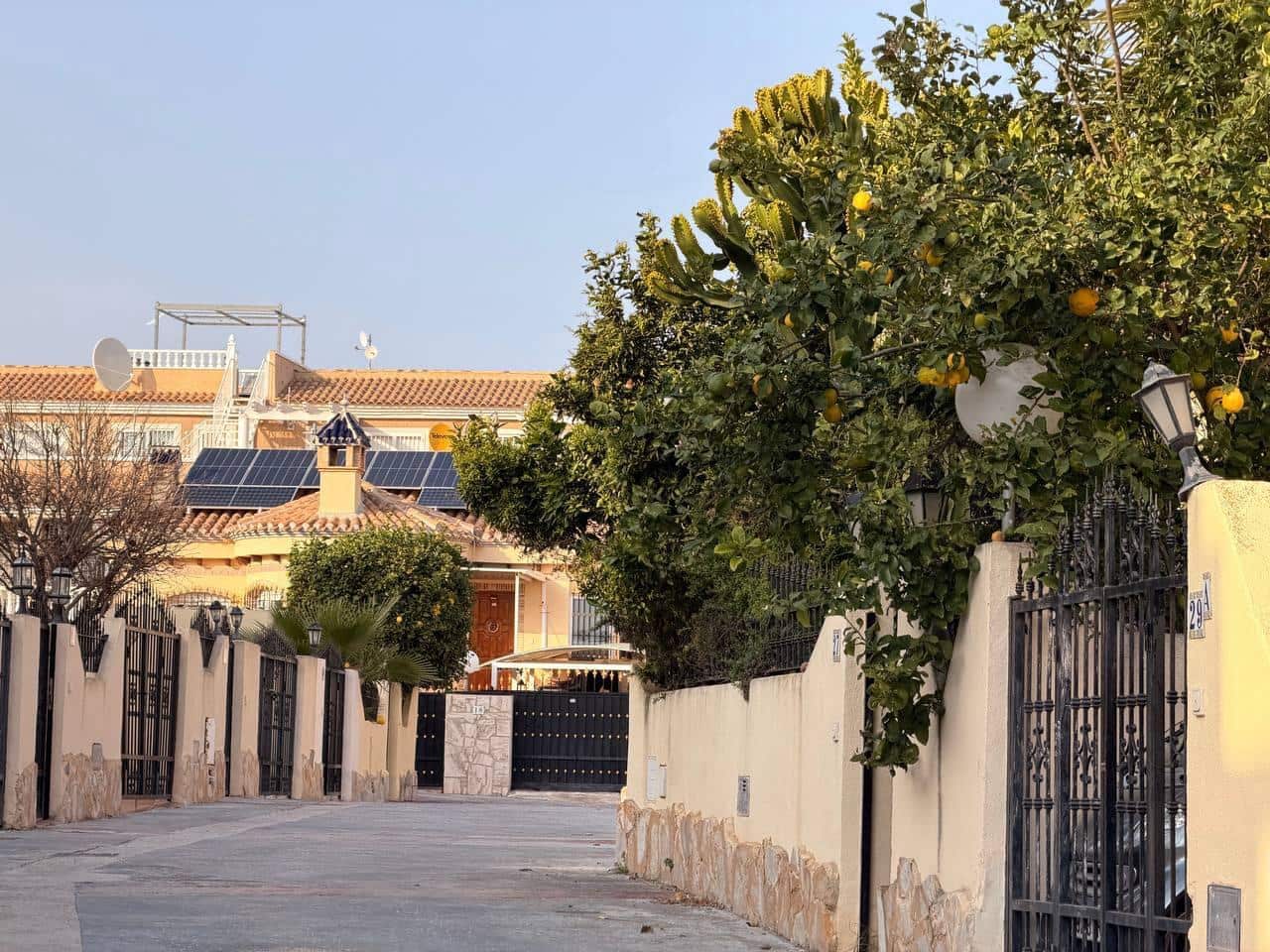 3 bedroom Terraced Villa for sale in Orihuela Costa with pool - € 229,000 (Ref: 9765132)