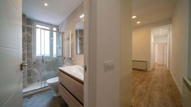 2 bedroom Flat for sale in Imperial, Madrid city - € 487,000 (Ref: 9770663)