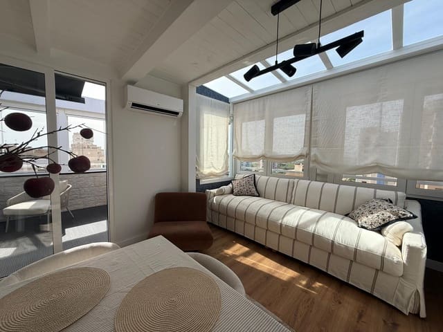 4 makuuhuone Kattohuoneisto myytävänä paikassa Zona Pueblo, Guardamar del Segura mukana uima-altaan - 465 000 € (Ref: 9778133)