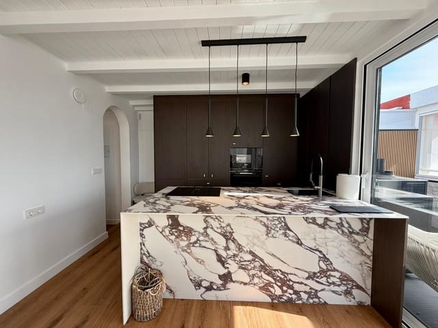 4 makuuhuone Kattohuoneisto myytävänä paikassa Zona Pueblo, Guardamar del Segura mukana uima-altaan - 465 000 € (Ref: 9778133)