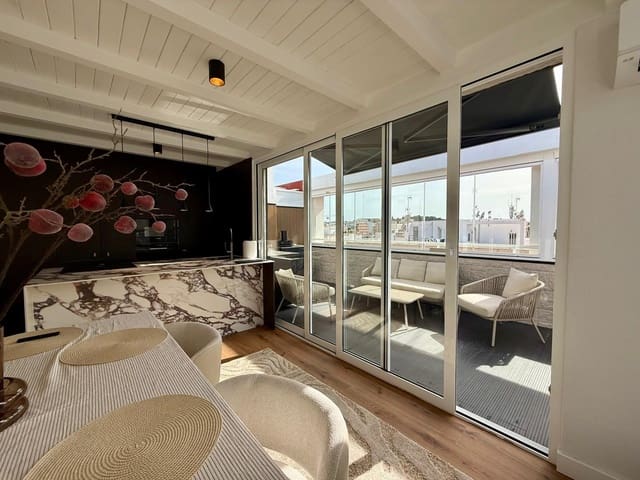 4 makuuhuone Kattohuoneisto myytävänä paikassa Zona Pueblo, Guardamar del Segura mukana uima-altaan - 465 000 € (Ref: 9778133)