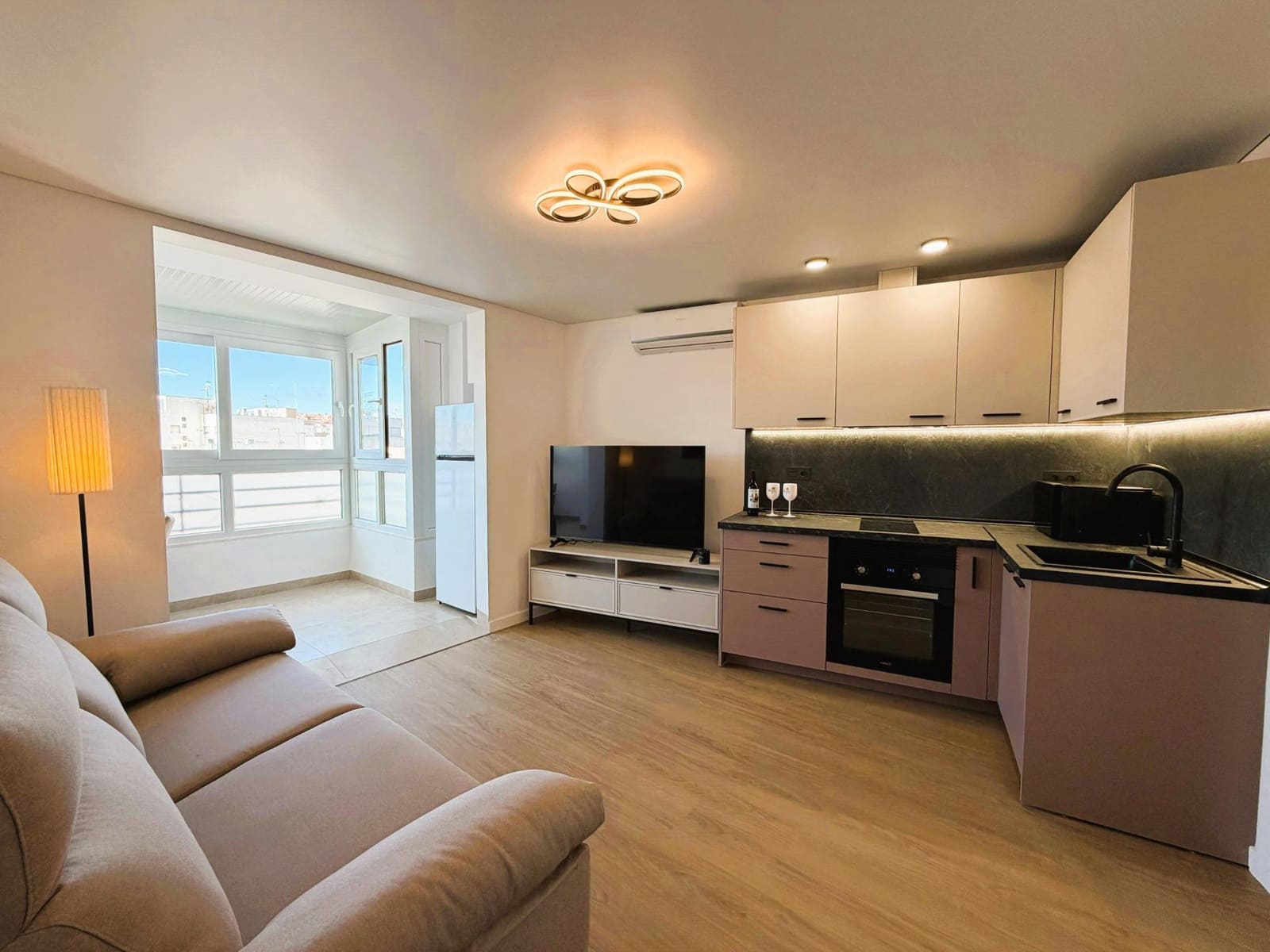 Apartamento de 1 habitación en Torrevieja en venta - 155.000 € (Ref: 9780557)