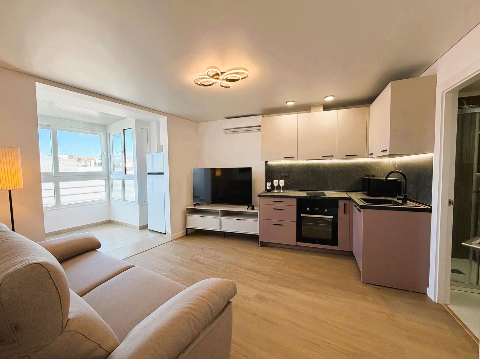 Apartamento de 1 habitación en Torrevieja en venta - 155.000 € (Ref: 9780557)