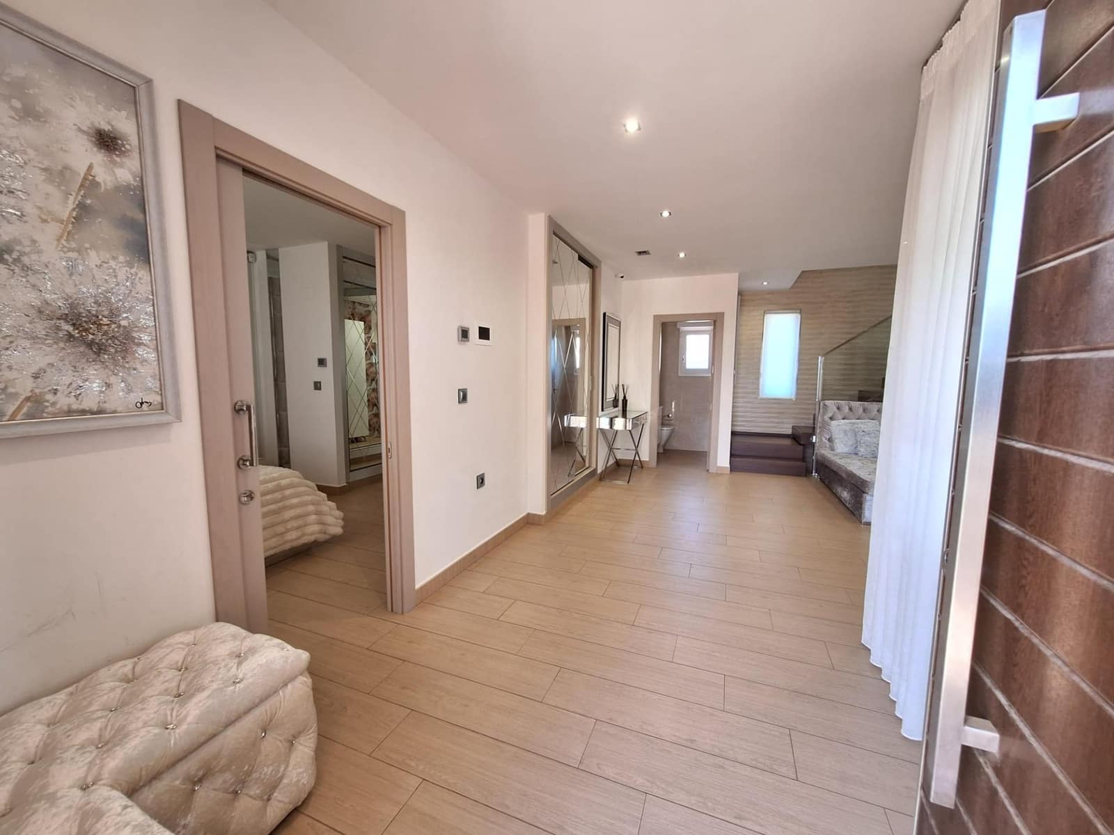 4 soverom Villa til salgs i Torrevieja med svømmebasseng garasje - € 1 050 000 (Ref: 9780558)