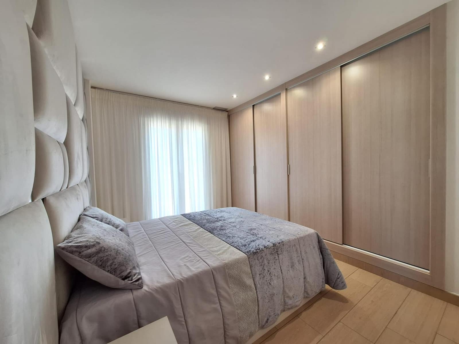 4 soverom Villa til salgs i Torrevieja med svømmebasseng garasje - € 1 050 000 (Ref: 9780558)