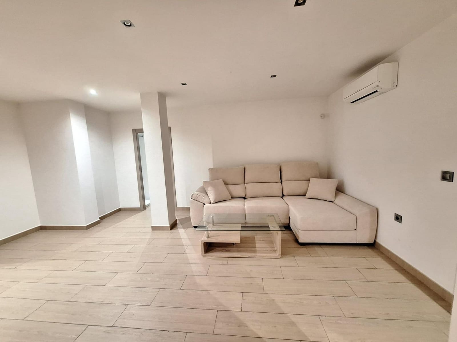 4 soverom Villa til salgs i Torrevieja med svømmebasseng garasje - € 1 050 000 (Ref: 9780558)