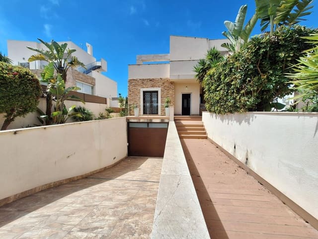 4 soverom Villa til salgs i Torreblanca, Torrevieja med svømmebasseng garasje - € 1 050 000 (Ref: 9780558)