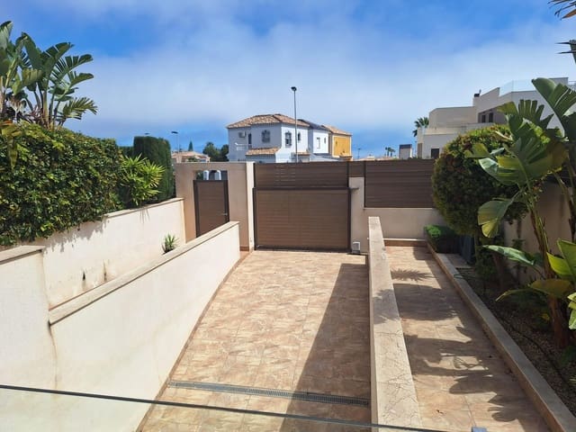 4 soverom Villa til salgs i Torreblanca, Torrevieja med svømmebasseng garasje - € 1 050 000 (Ref: 9780558)